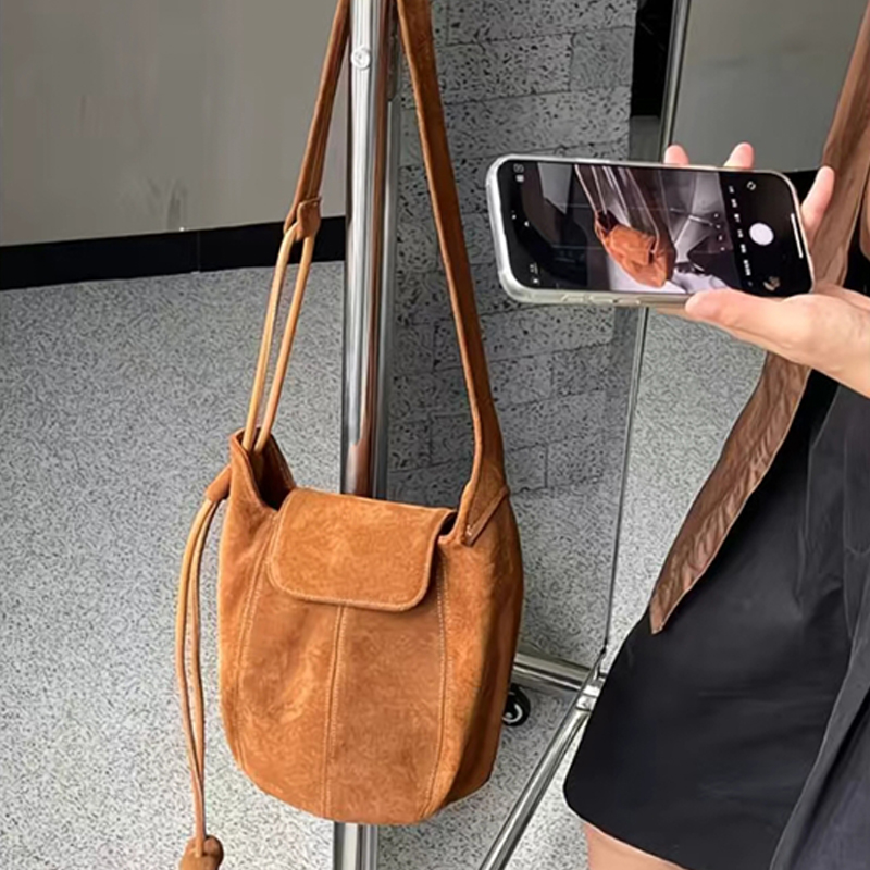 Torebka typu bucket bag z mato – Interior Design High End recenzja i cena
