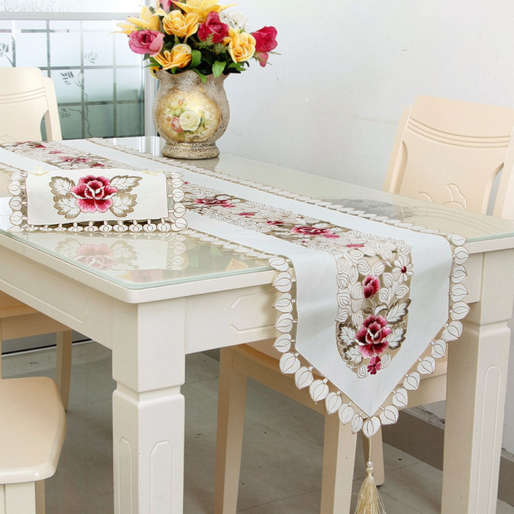 Antyczny, haftowany obrus w kw – Table Runner recenzja i cena